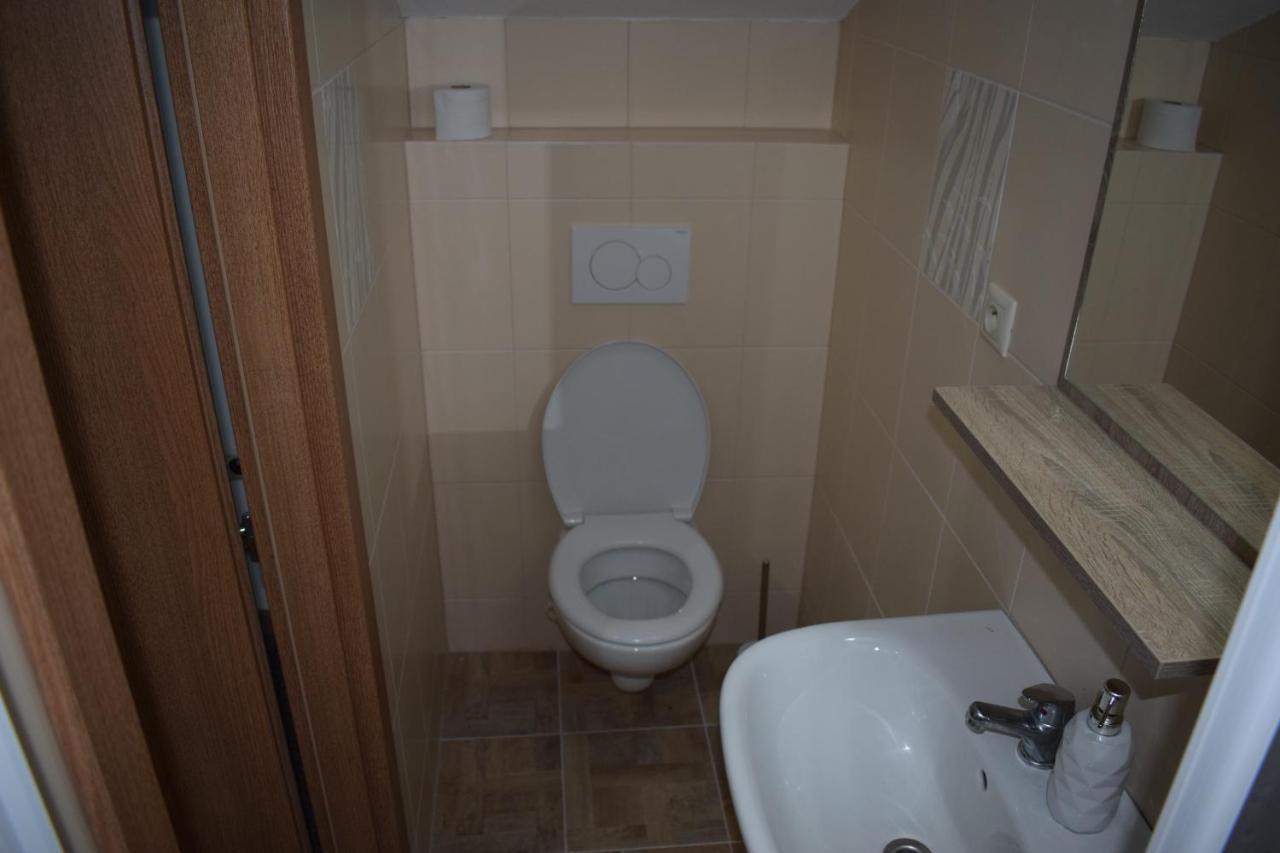 Ms-Ubytovanie Hotel Долни Кубин Екстериор снимка